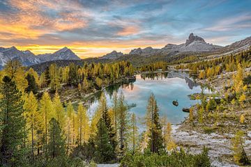 Lago Federa in den Dolomiten