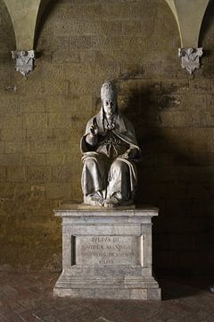 Statue der Universität von Siena von Niels van Dijk