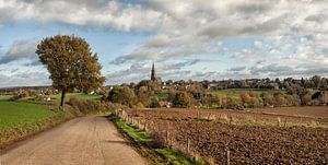 De Sint-Martinuskerk in Vijlen in herfstkleuren von John Kreukniet