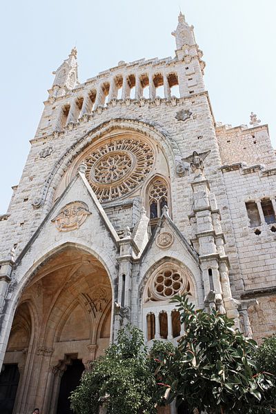Prachtige kerk op Mallorca in Soller van HappyTravelSpots