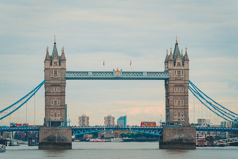 Tower Bridge by Hello Pompoyo
