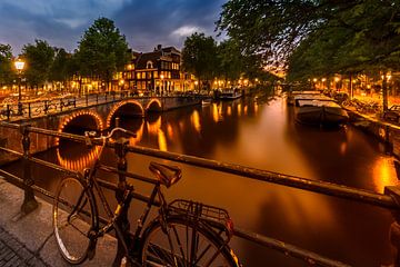 AMSTERDAM ' s avonds indruk van de Brouwersgracht van Melanie Viola