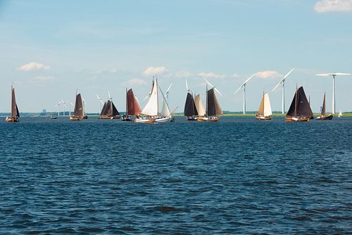 Botters op het Eemmeer voor Spakenburg