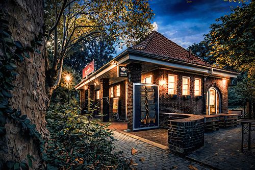 Cineastisch contrast Dortmund voormalig toiletgebouw van Johnny Flash