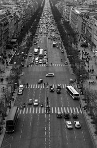 Parijs - Avenue des Champs-Elysées van Rob van der Pijll
