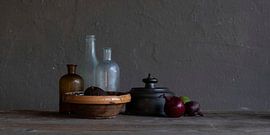 Modern still life with glass, pewter, onions and lime by Affect Fotografie