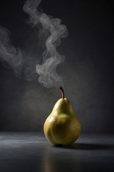 Birne mit aufsteigendem Rauch auf grauem Hintergrund von Art & Soul Creations