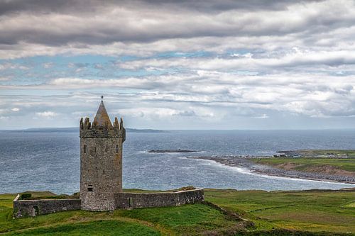 Doonagore Castle