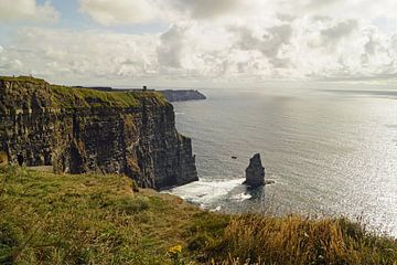 Die Cliffs of Moher sind die bekanntesten Klippen in Irland.