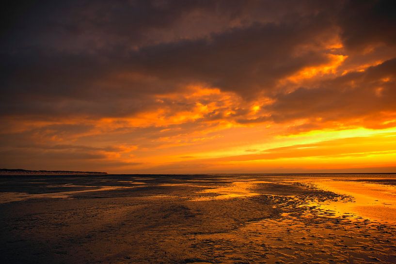 Schiermonnikoog beach sunset at the end of the day by Sjoerd van der Wal Photography