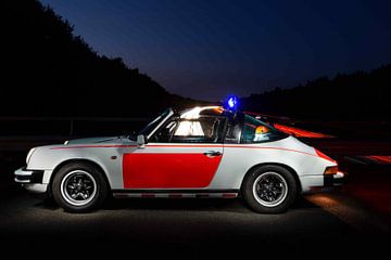 Rijkspolitie Porsche 911 SC Targa. (1983) van Vincent Snoek