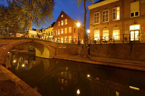 Nieuwegracht in Utrecht with Magdalena bridge