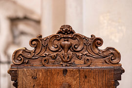 Baroque woodcarving featuring a heart motif by CA Photos