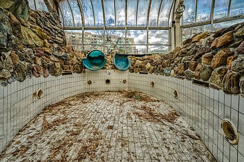 Tropicana, het verlaten zwembad: de waterglijbaan.