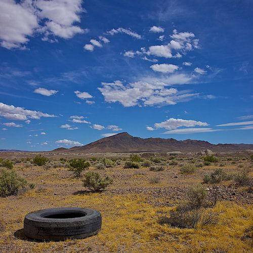 Car tyre along Route 66