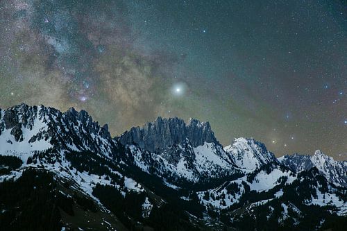 Maagdeloze bergen met het Milk Road Centre