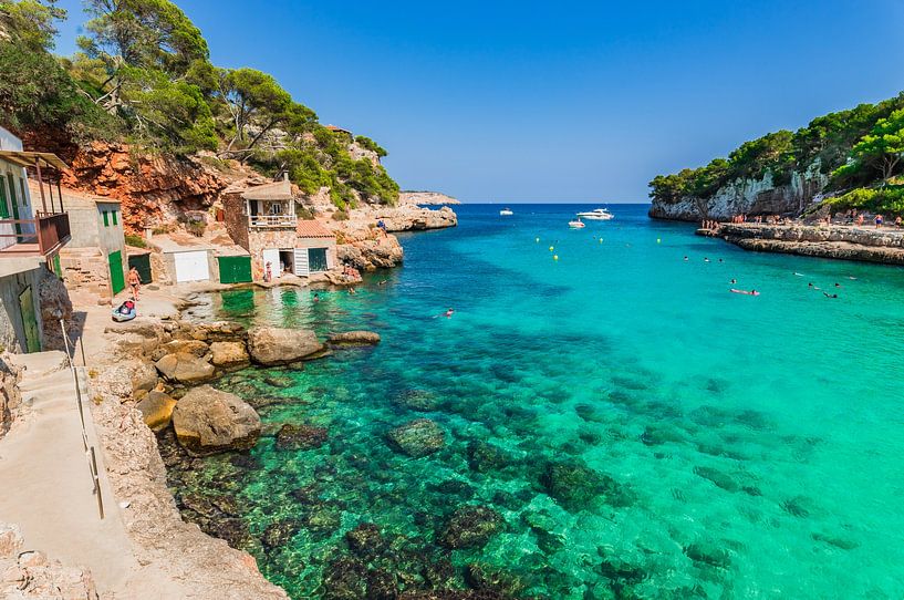 Schöne Strandbucht von Cala Llombards, Spanien Balearische Inseln von Alex Winter