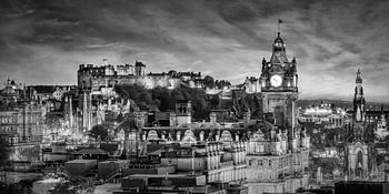 Abendimpression aus Edinburgh - Panorama Monochrom