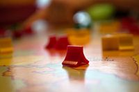 Kleurrijk bordspel voor de gezellige uurtjes, familieplezier