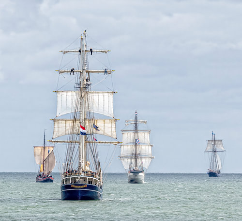 Les grands voiliers sur la mer des Wadden sur John Kreukniet