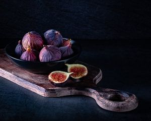 Still life, Figs (Ficus Carica) by Oda Slofstra