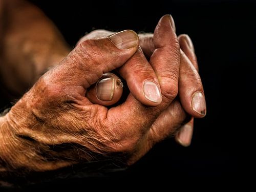 Les mains d'un vieil homme