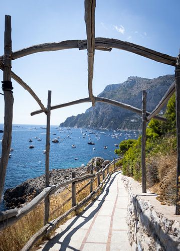 Chemin de randonnée le long de la côte de l'île de Capri, Italie