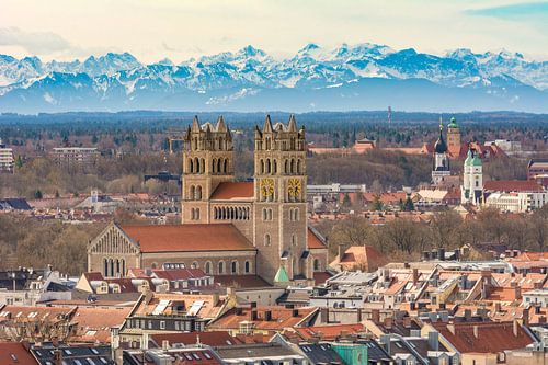 Uitzicht over München en de Alpen