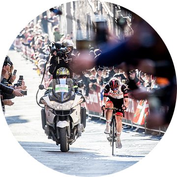 Tadej Pogacar wint Strade Bianche van Leon van Bon