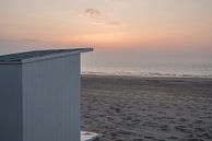 Strandcabine bij zonsondergang in  Oostende van Rik Verslype thumbnail