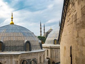 Uitzicht over de graftombes van de Hagia Sophia in Istanbul Türkiye. van Sjoerd van der Wal Fotografie