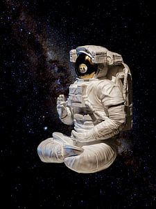 Space Buddha - meditierender Yoga-Astronaut im Weltraum