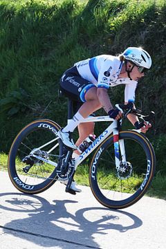 Lorena Wiebes ronde van Vlaanderen glimmende ster op helm van FreddyFinn