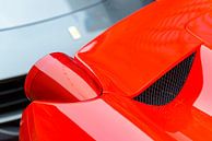 Ferrari 458 Italia achterlicht detail met een F12Berlinetta in de achtergrond van Sjoerd van der Wal Fotografie thumbnail