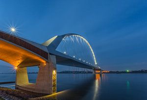 The Crossing - Nijmegen  von Tux Photography