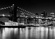 Night Skyline MANHATTAN Brooklyn Bridge van Melanie Viola thumbnail