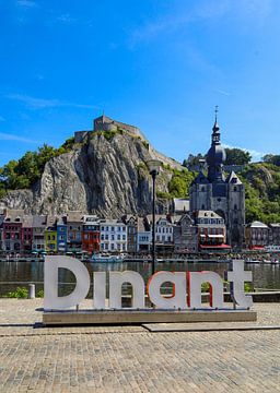 Dinant, de stad die charme en historie uitstraalt. van Patrick Fotografeert