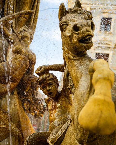 Een fontein in Sicilië van Goos den Biesen
