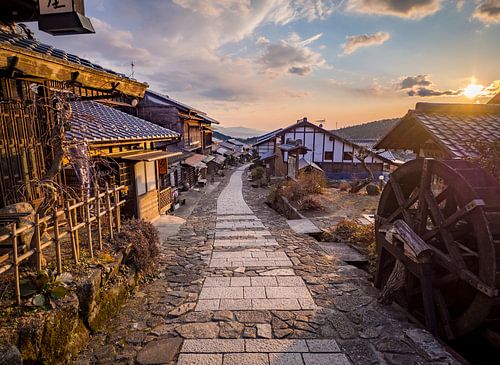 Zonsondergang in Magome in de Kiso Vallei, Japan