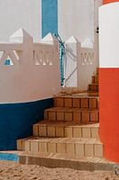 Bunt geflieste Treppe zum Strand in Carvoeiro