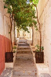 Gasse auf Ibiza von Gijs de Kruijf