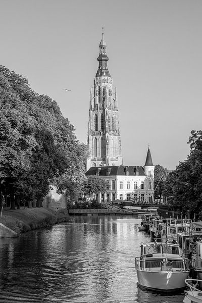 Spanjaardsgat, Grote Kerk en Haven van Breda in Zwart-Wit van David van der Kloos
