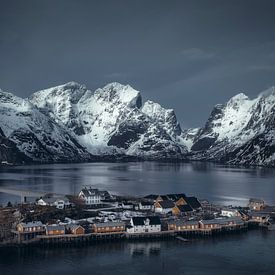 Sakrisøy - Norway by Gerald Emming