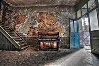 Piano Urbex dans un bâtiment abandonné