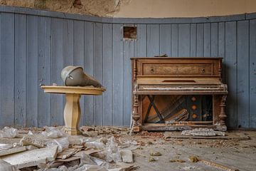 Lost Place - Abandoned Piano von Gentleman of Decay