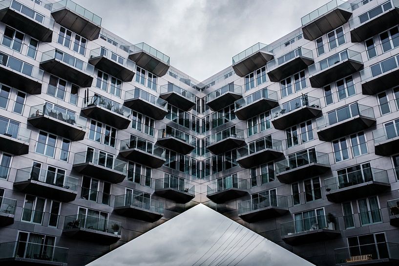 The Amsterdam Sluishuis... an alien spaceship? by Eddy Westdijk