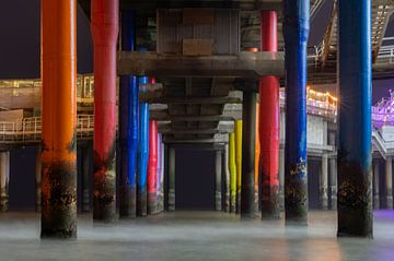 Piles of the schevening pier by Frans Bouman