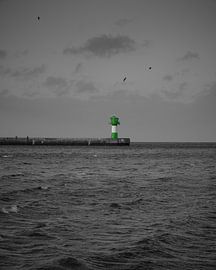 Green lighthouse - Molenfeuer Travemünde by Daniël Olsman