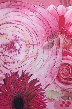 Mixed media met verschillende bloemen in roze. van Therese Brals