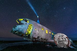 Sternenhimmel über dem Flugzeugwrack von Denis Feiner